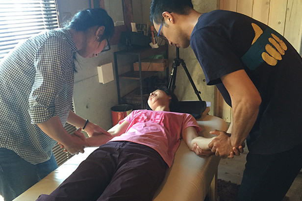 肘関節・手の関節へのアプローチ