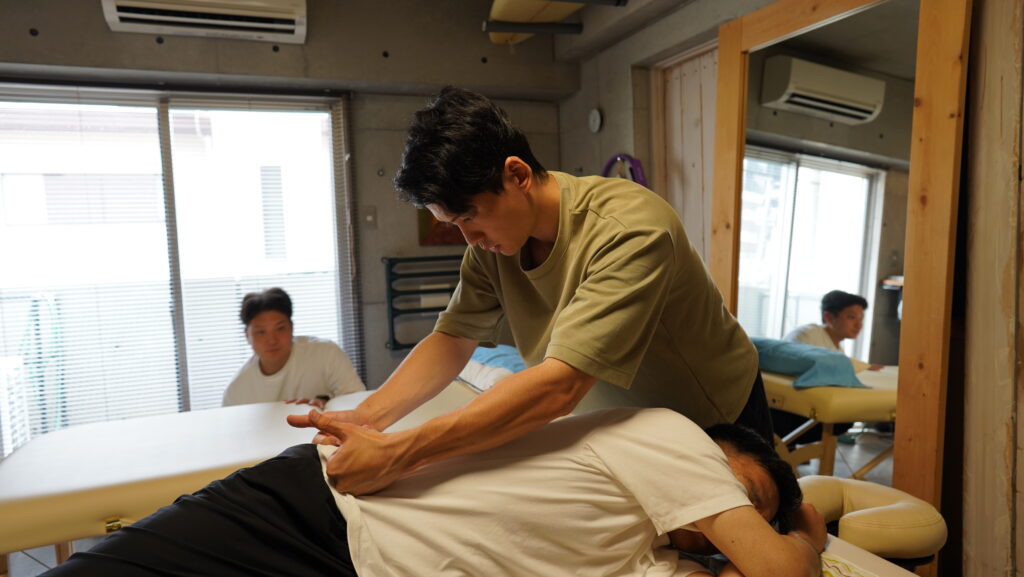 骨盤前傾タイプのぽっこりお腹姿勢-スタイルデザイン研究会